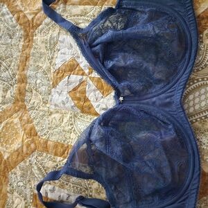 Wacoal Blue Underwire Bra with Adjustable Straps